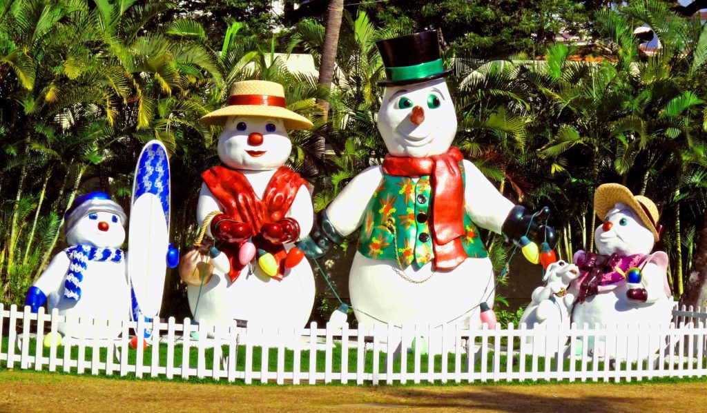 Snowman family displayed at Honolulu City Lights on Oahu